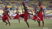 Hal ini dilakukan untuk menjaga dan melestarikan kebudayaan khas Indonesia.