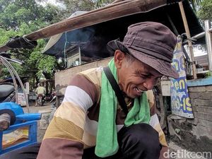 Harapan Tukang Rujak di HUT Sukabumi: Kalau Lagi Jualan, Jangan Dikejar-kejar!