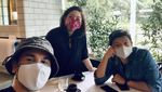 10 Momen Seru Vino G. Bastian dan Keluarga Saat Makan Bareng