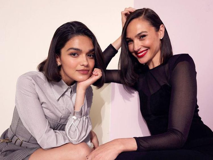 Rachel Zegler dan Gal Gadot, Sang Snow White dan Evil Queen!