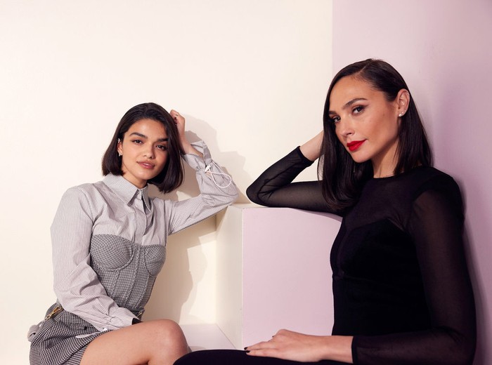 ANAHEIM, CALIFORNIA - SEPTEMBER 09: (L-R) Rachel Zegler and Gal Gadot pose at the IMDb Official Portrait Studio during D23 2022 at Anaheim Convention Center on September 09, 2022 in Anaheim, California. (Photo by Corey Nickols/Getty Images for IMDb)