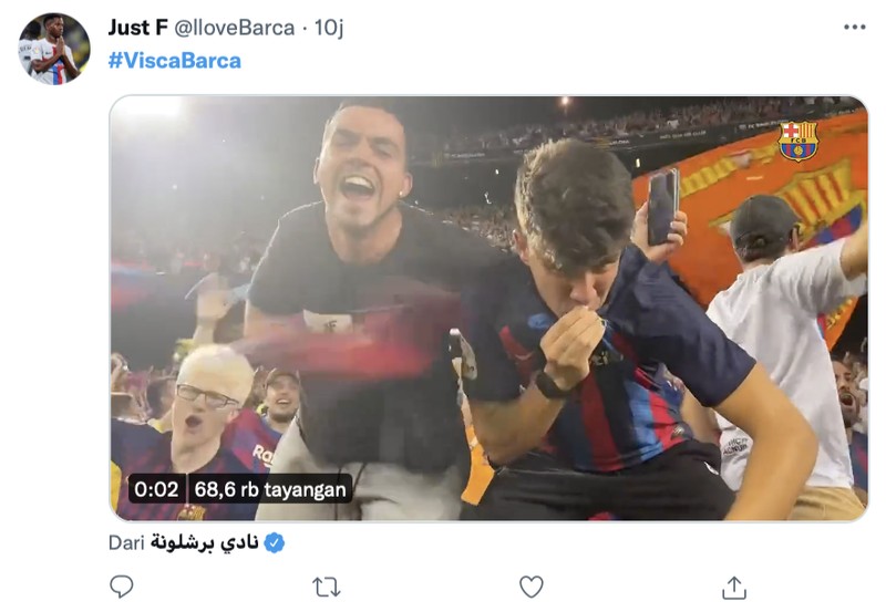 Barcelona kembali memetik kemenangan. Robert Lewandowski ujuk kemampuan dengan golnya dan kini membuat tim Catalan memuncaki klasemen La Liga.