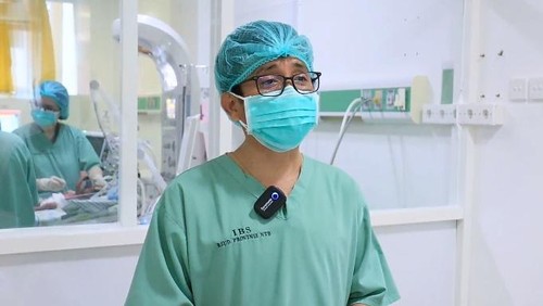 Bayi Kembar 4 ditangani langsung oleh dr. I Ketut Adi Wirawan, MSc., Sp.A (K) di RSUD Provinsi NTB di Kota Mataram.