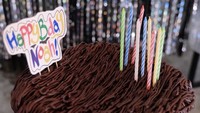 BCL punya cara istimewa rayakan ulang tahun sang anak, Noah pada tahun 2019. Ia membuat kue cokelat sendiri, lengkap dengan ucapan dan lilin. Keren!