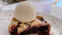 Selain donat, BCL juga bisa bikin cherry pie loh. Pastry nan manis ini makin nikmat saat disajikan dengan es krim vanilla.