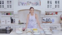 BCL pernah bekerja sama dengan Harvest Cakes. Keduanya meluncurkan produk istimewa, Blueberry Coconut Lemon cake dimana pelantun Karena Kucinta Kau ini juga terlibat dalam proses produksinya.