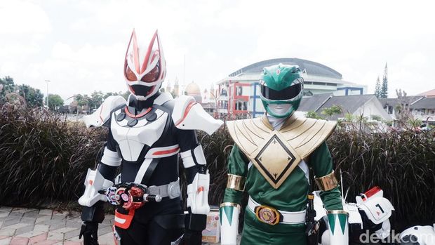 Cosplayer Superhero di Kota Sukabmi.