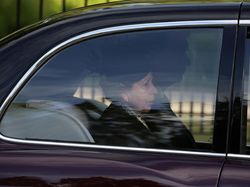 Ekspresi Putri Anne saat Dampingi Pemindahan Jenazah Ratu Elizabeth II