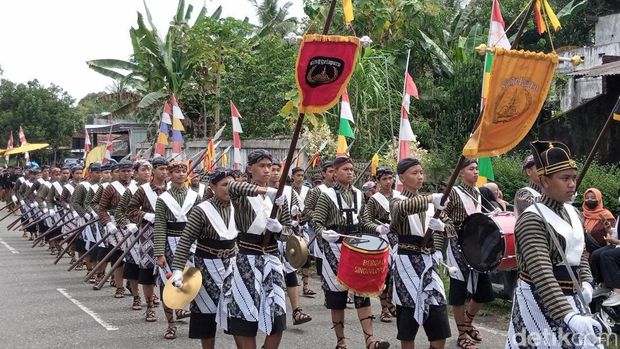 Grebeg Lowano di Purworejo, Minggu (11/9/2022).