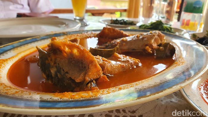 Ikan Patin Asam Pedas HM Yunus