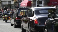 Nantinya jenazah akan disemayamkan di Edinburgh sebelum dipindahkan ke London.
