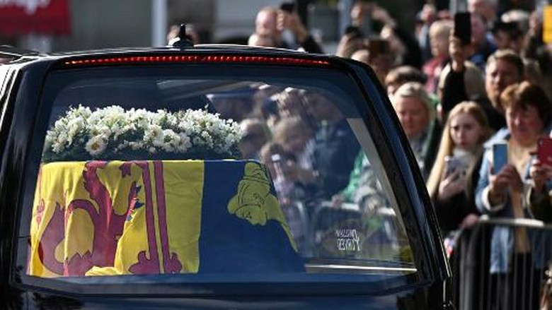 Jenazah Ratu Elizabeth II dibawa ke Edinburgh (AFP)