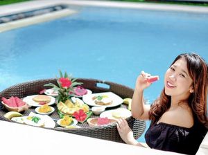Keseruan Kiky Saputri Sarapan di Kolam Renang hingga Nongkrong di Kafe