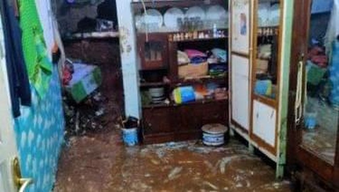 Longsor timpa 1 rumah di Depok