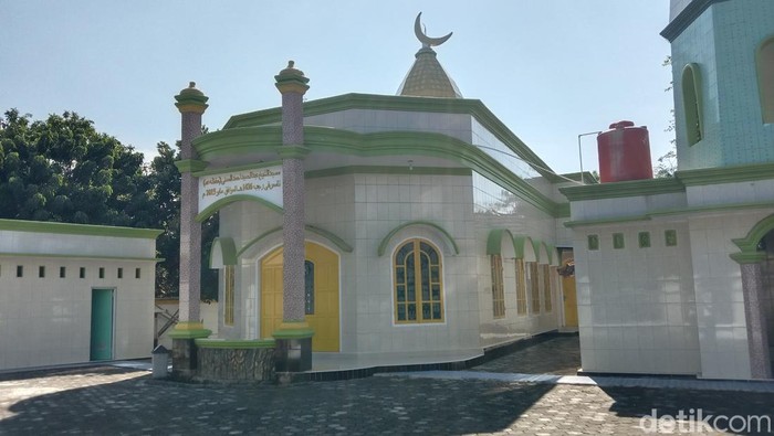 Masjid di Desa Jatisawit, Indramayu.