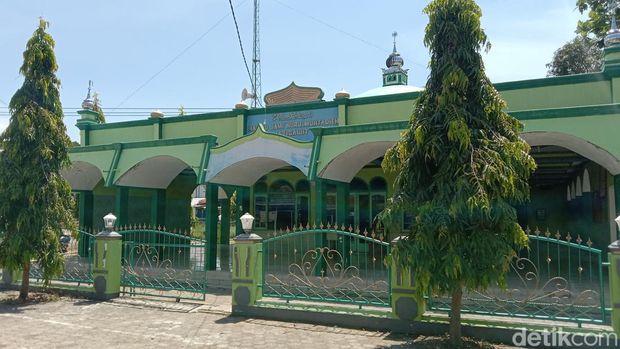 Masjid di Desa Jatisawit, Indramayu.