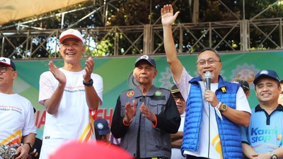 Momen Zulhas Jalan Bareng Ganjar di Semarang, Ada Apa?
