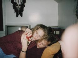 Potret Kemesraan Elon Musk dengan Cinta Pertamanya