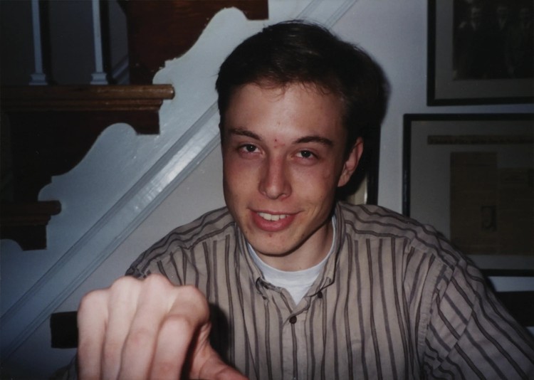 Pacar pertama Elon Musk