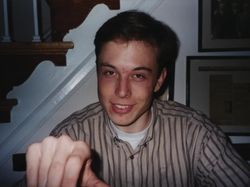 Potret Kemesraan Elon Musk dengan Cinta Pertamanya