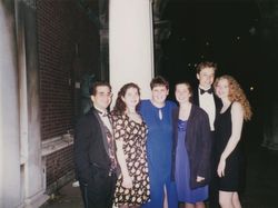 Potret Kemesraan Elon Musk dengan Cinta Pertamanya