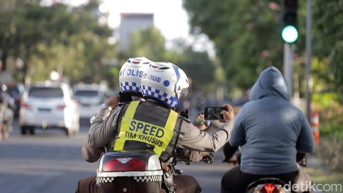 Polisi Surabaya