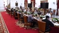 Jokowi kembali memastikan agar pelayanan imigrasi lebih melayani dan meninggalkan gaya-gaya lama, serta meminta agar jajaran imigrasi di ganti bila tidak dapat melakukan perubahan. (Foto: Biro Pers Sekretariat Presiden)