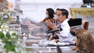 Ekspresi Jokowi Saat Sentil Imigrasi Agar Tinggalkan Gaya Lama