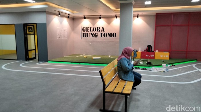 Press room Stadion Gelora Bung Tomo yang dipercantik jelang kualifikasi Piala Asia U-20