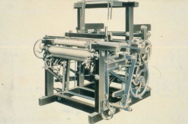 Produk Pertama Perusahaan Terkenal Dunia