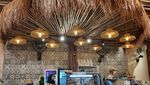 Viral Kafe di Depok dengan Suasana Pantai Bali