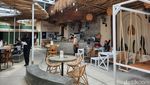 Viral Kafe di Depok dengan Suasana Pantai Bali