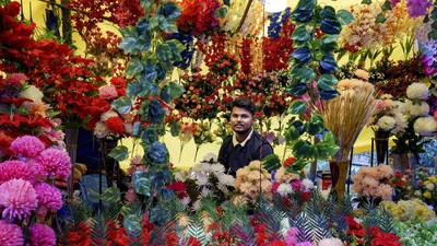 Melihat Transaksi di Pasar Dharmsala India yang Penuh Warna