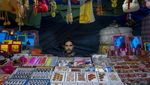 Melihat Transaksi di Pasar Dharmsala India yang Penuh Warna
