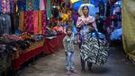 Melihat Transaksi di Pasar Dharmsala India yang Penuh Warna