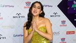 Sara Ali Khan Tebar Senyum Mempesona