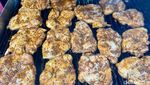 Cukup Rp 30 Ribu Buat Cicip Steak Ayam Bumbu BBQ yang Lagi Viral