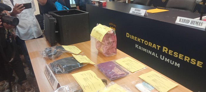 Barang Bukti ART Dara Arafah Bawa Kabur Brankas