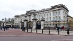 Berkeliling Istana Buckingham Kediaman Resmi Penguasa Britania Raya