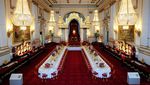 Berkeliling Istana Buckingham Kediaman Resmi Penguasa Britania Raya