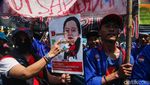 Buruh Demo Tolak Kenaikan Harga BBM di Patung Kuda Jakarta