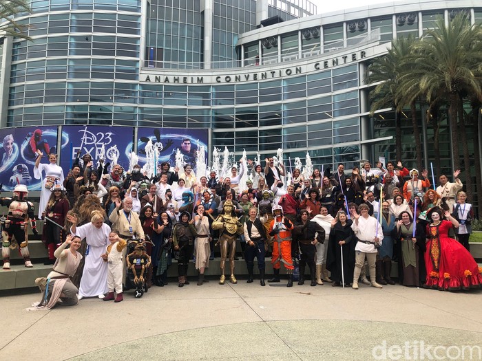 D23 Expo 2022 Deretan cosplay karakter Disney di D23 Expo 2022.