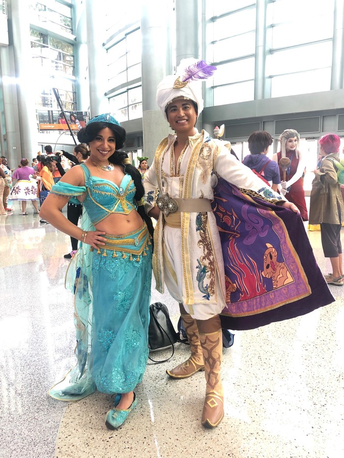 Deretan cosplay karakter Disney di D23 Expo 2022.