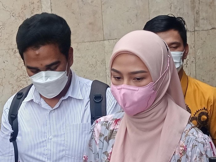 dara arafah saat ditemui di Polda Metro Jaya.