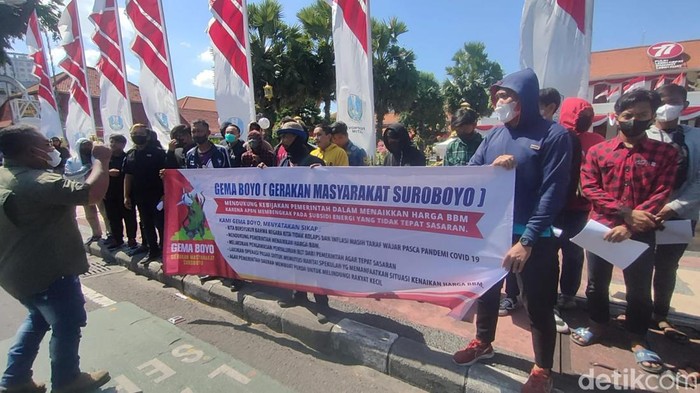 demo dukung naiknya bbm surabaya