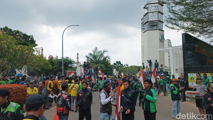 Demo Ojol di Serang