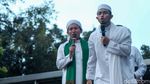 Ekspresi Menantu Habib Rizieq Orasi di Aksi 1209