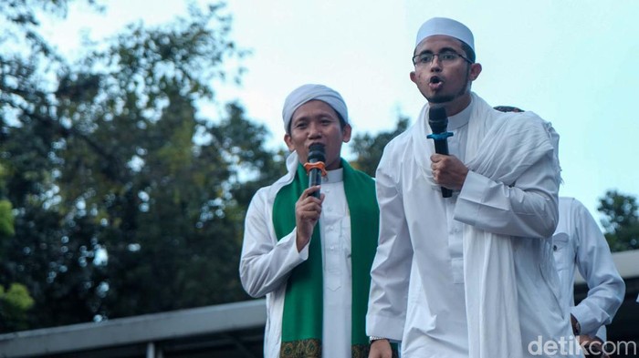 Ekspresi Menantu Habib Rizieq Orasi Di Aksi 1209