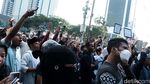Ekspresi Menantu Habib Rizieq Orasi di Aksi 1209