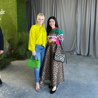 Di acara fashion show tersebut, Feby sempat berpose dengan Rebel Wilson. Foto: Dok. Kate Spade New York